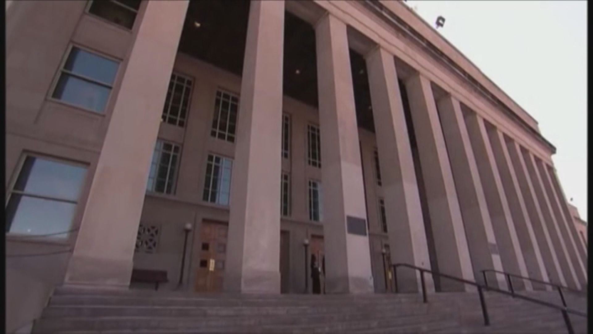 料聯邦政府局部停擺至聖誕節後