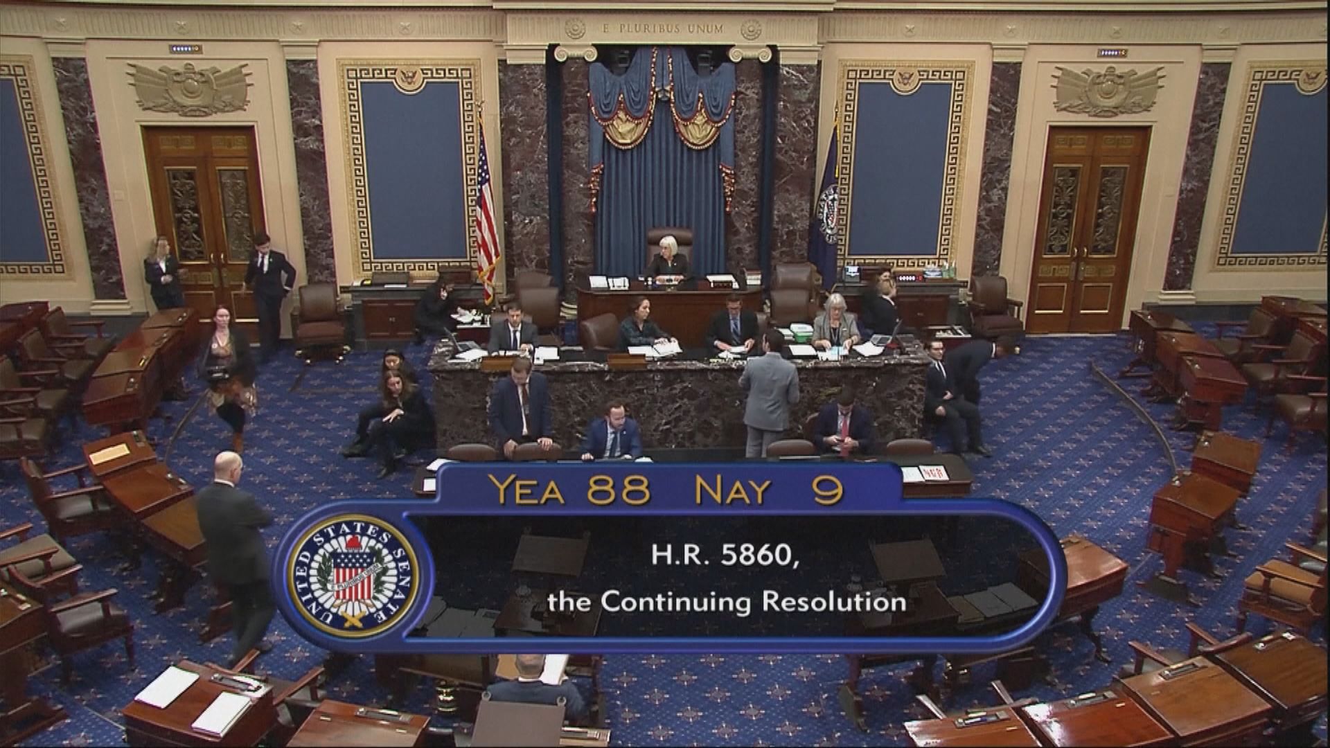 美國參眾兩院通過45天臨時開支法案 政府暫避過停運危機