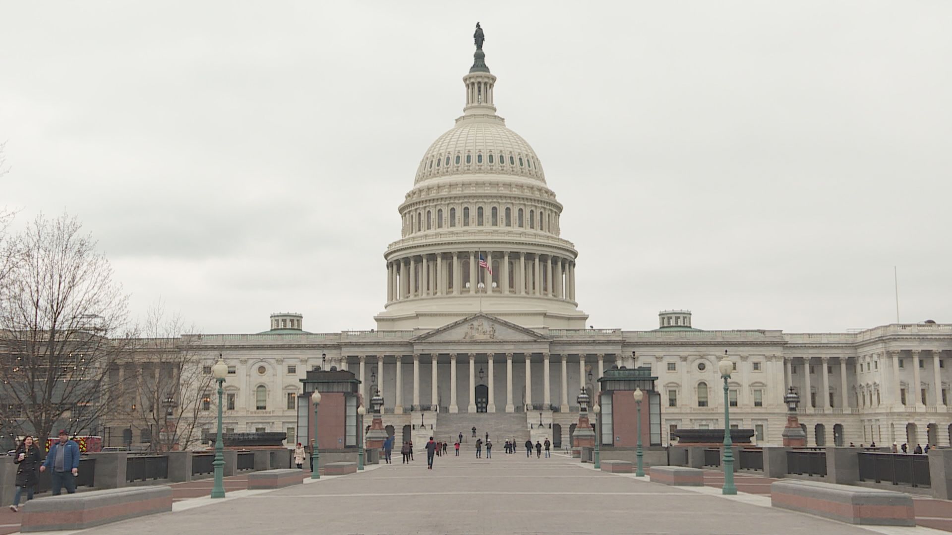 眾議院通過避免政府停擺的臨時開支法案