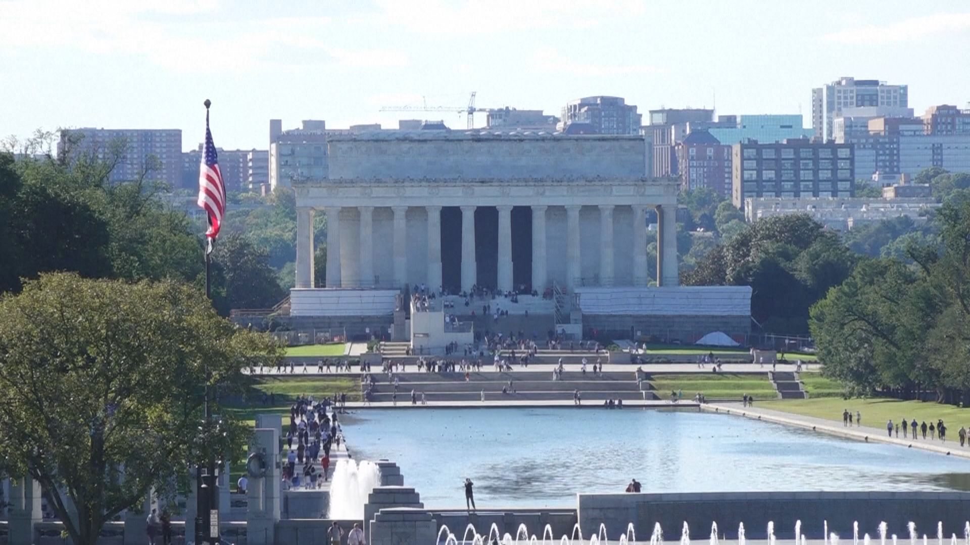 特朗普稱部分停工政府僱員或不獲補發薪金