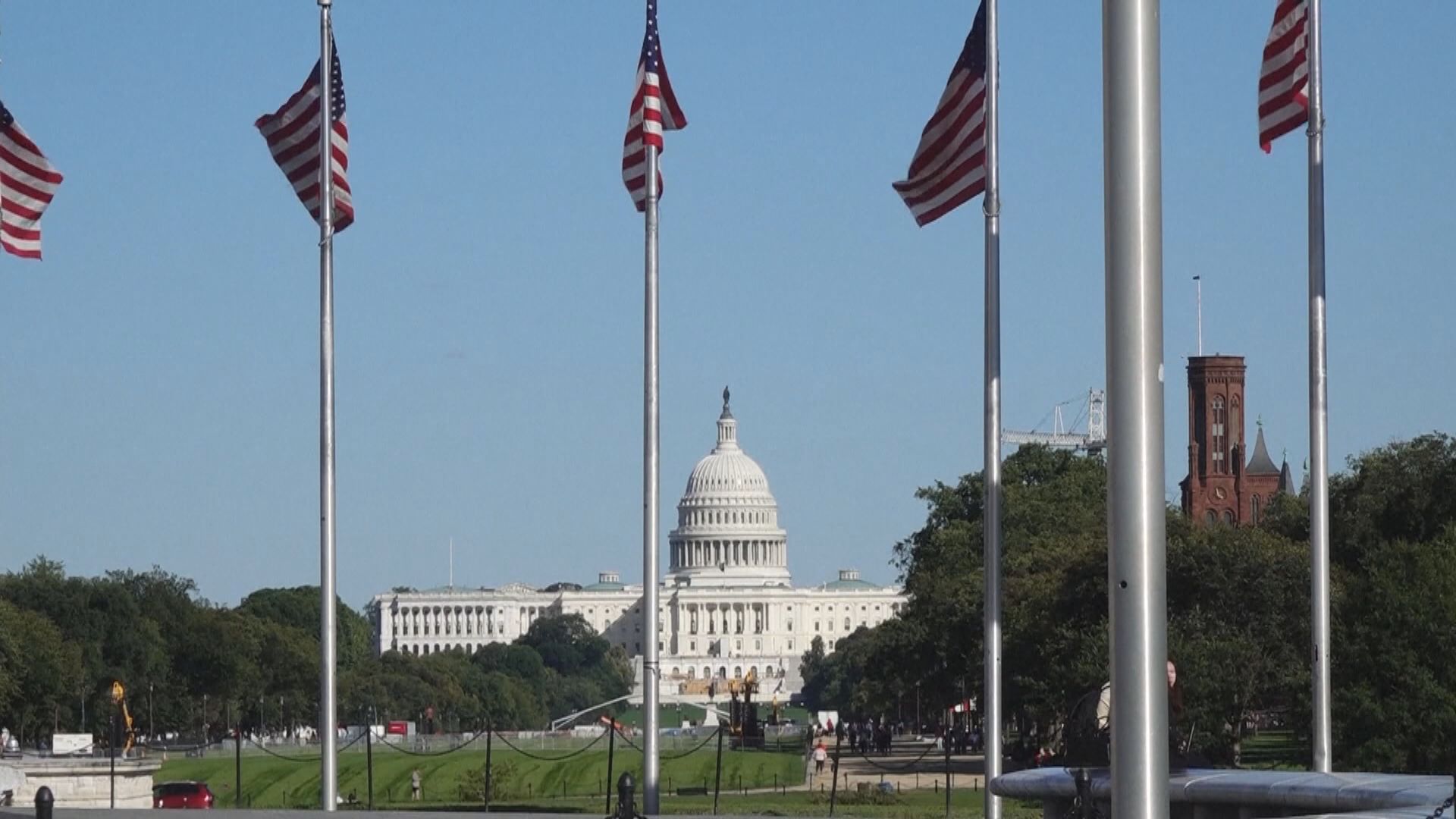 美國政府停擺持續　多個部門開始解僱員工