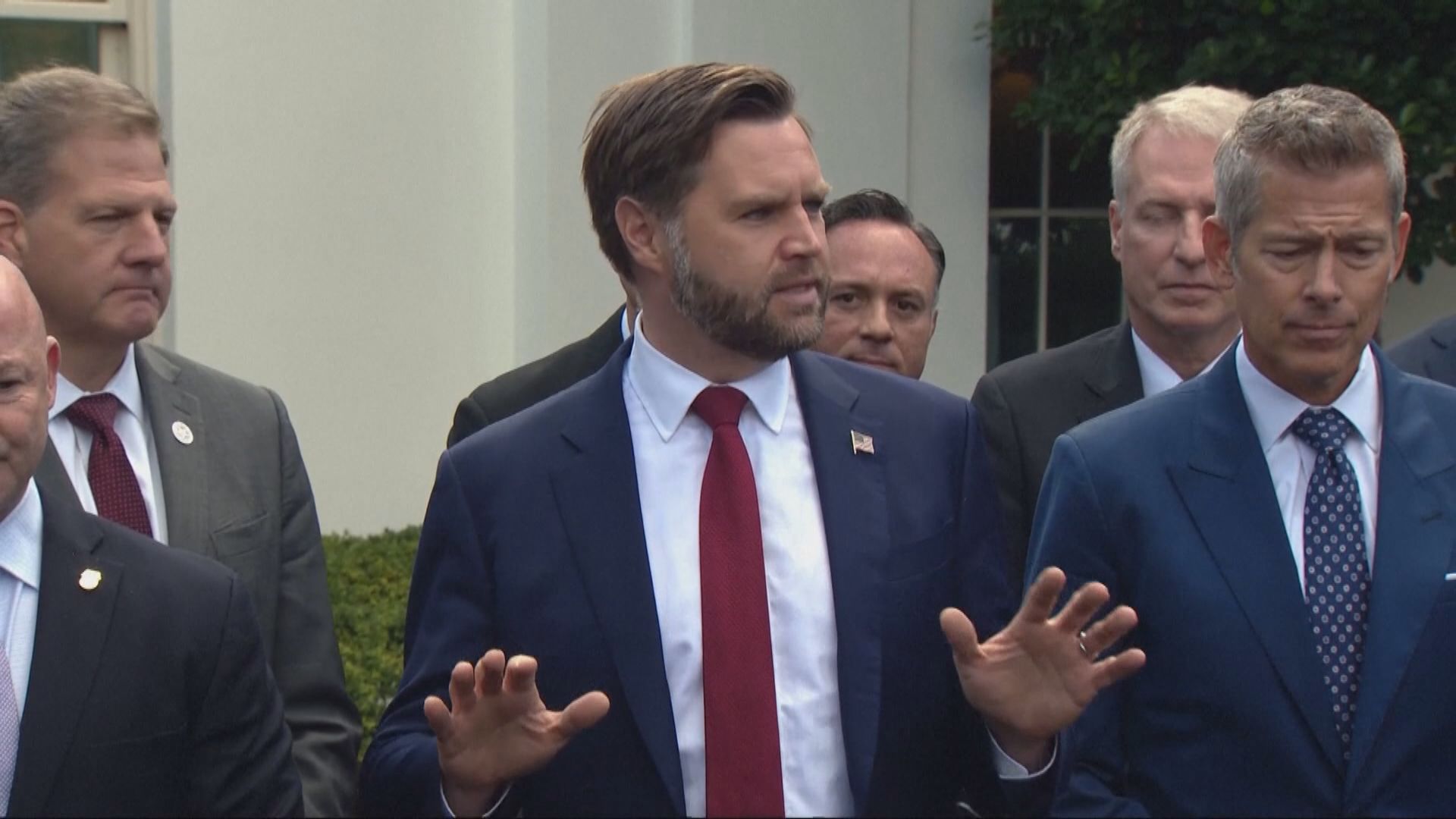 美國政府停擺｜萬斯警告停擺持續將影響感恩節民眾出行