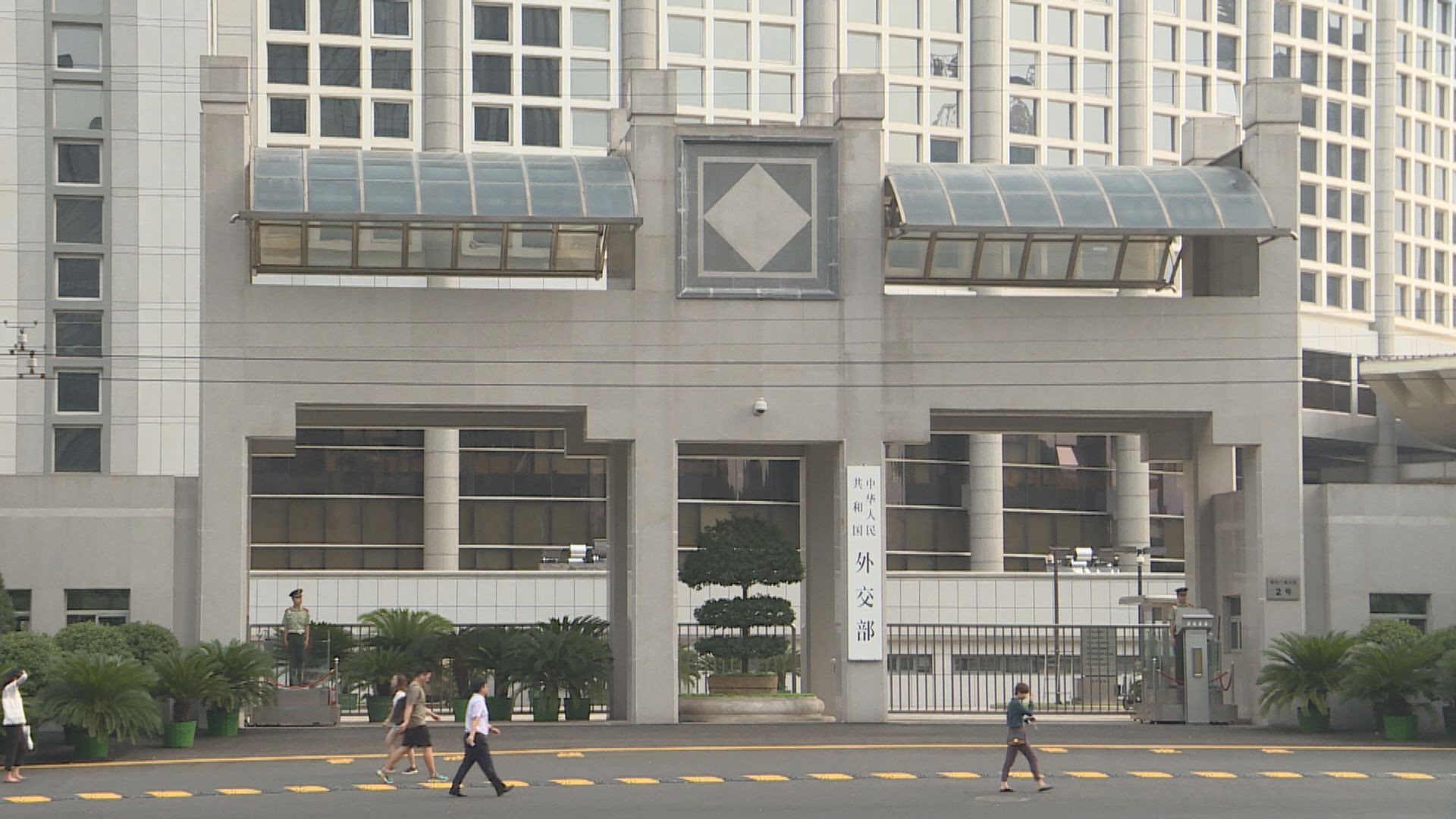 拜登簽署法案　全面禁止新疆產品進口美國