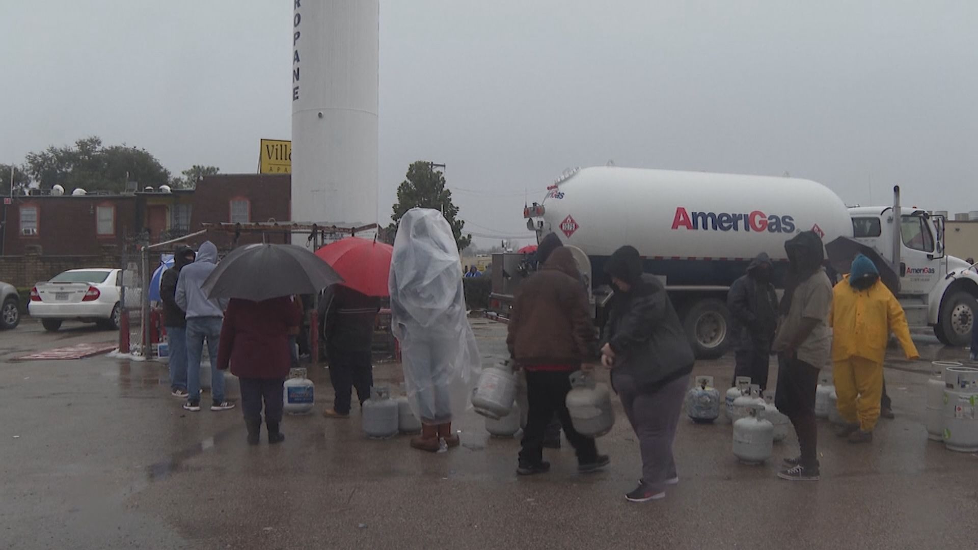 得州居民於嚴寒下持續受斷水斷電影響