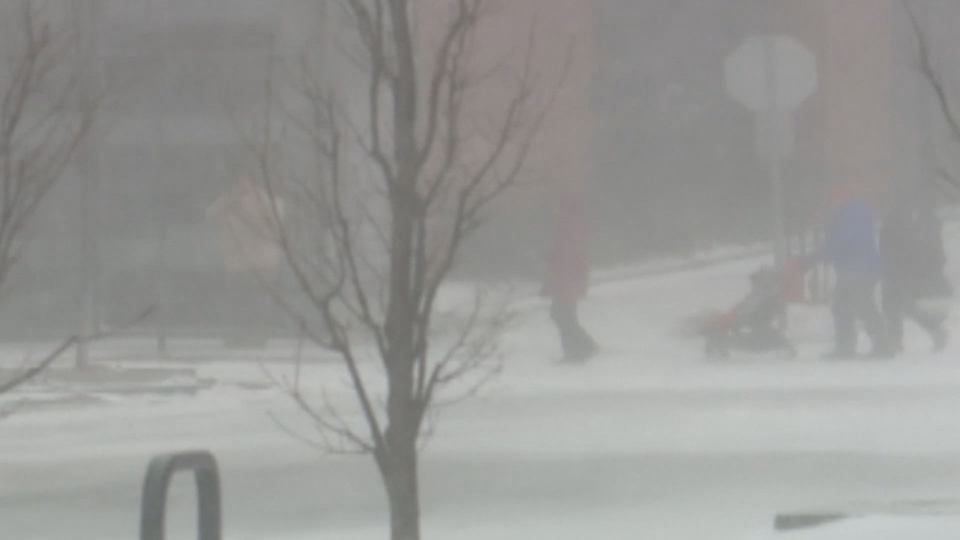 暴風雪吹襲美國東北部五州進入緊急狀態