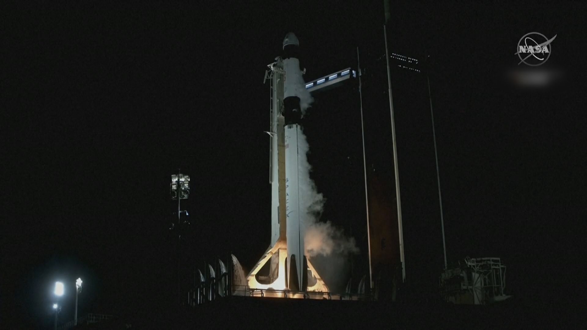 SpaceX龍飛船耐力號成功發射