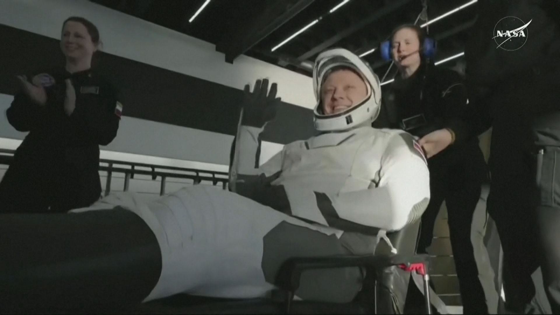 SpaceX龍飛船接載兩名滯留太空人返回地球　結束近300日太空之旅