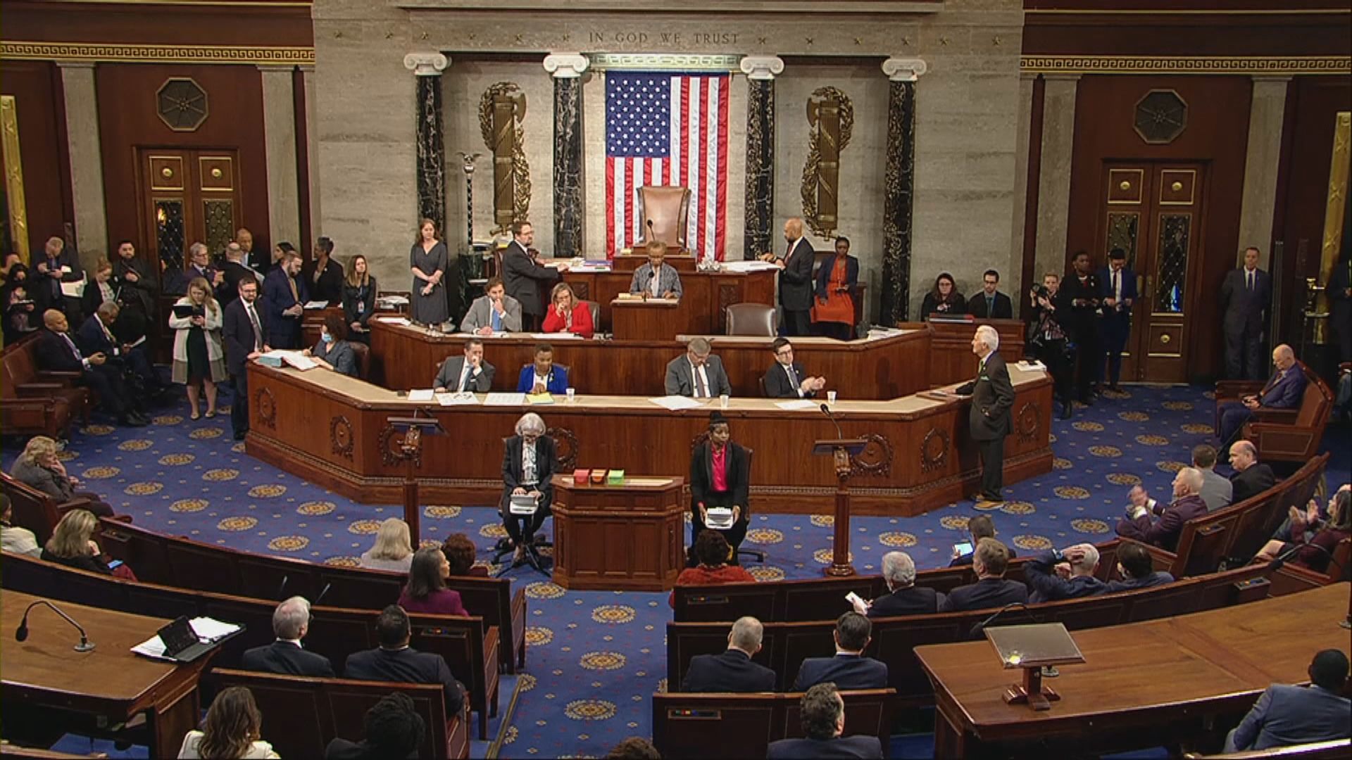 美國眾議院再舉行三輪投票　仍未選出議長