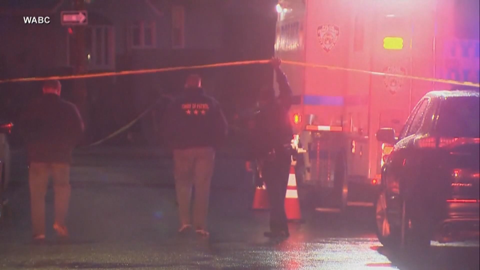 紐約一名男子持刀殺害四名親人及刺傷兩名警員後遭擊斃