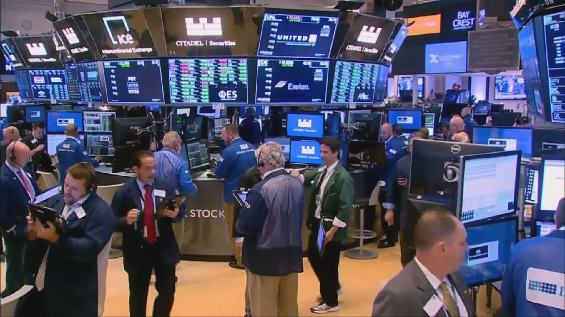 特朗普威脅政府停擺　道指和標指低收