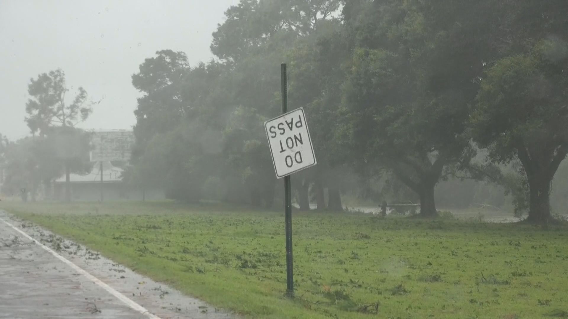 颶風艾達登陸路易斯安那州後減弱為三級颶風