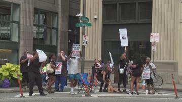 費城巿政府工人罷工滿街垃圾　談判未有突破