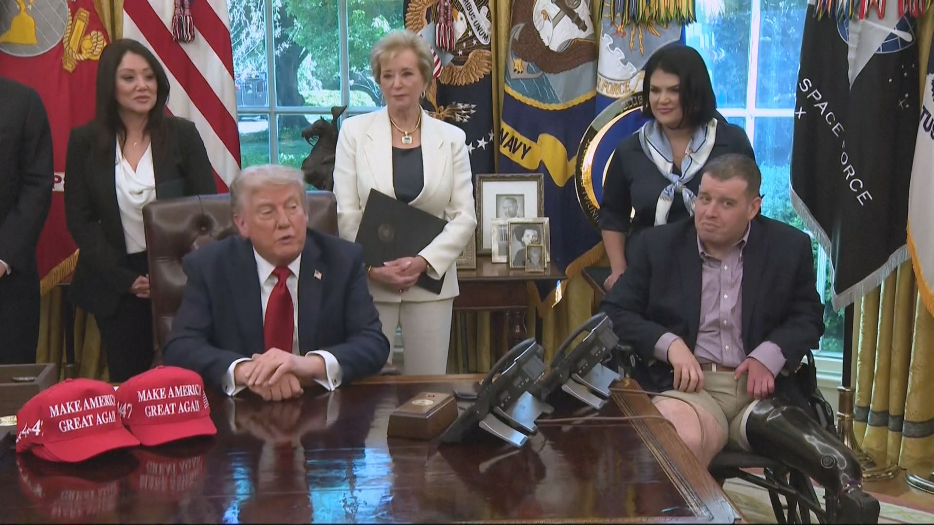 關稅戰｜特朗普：是否調低對中國關稅取決於中方行動