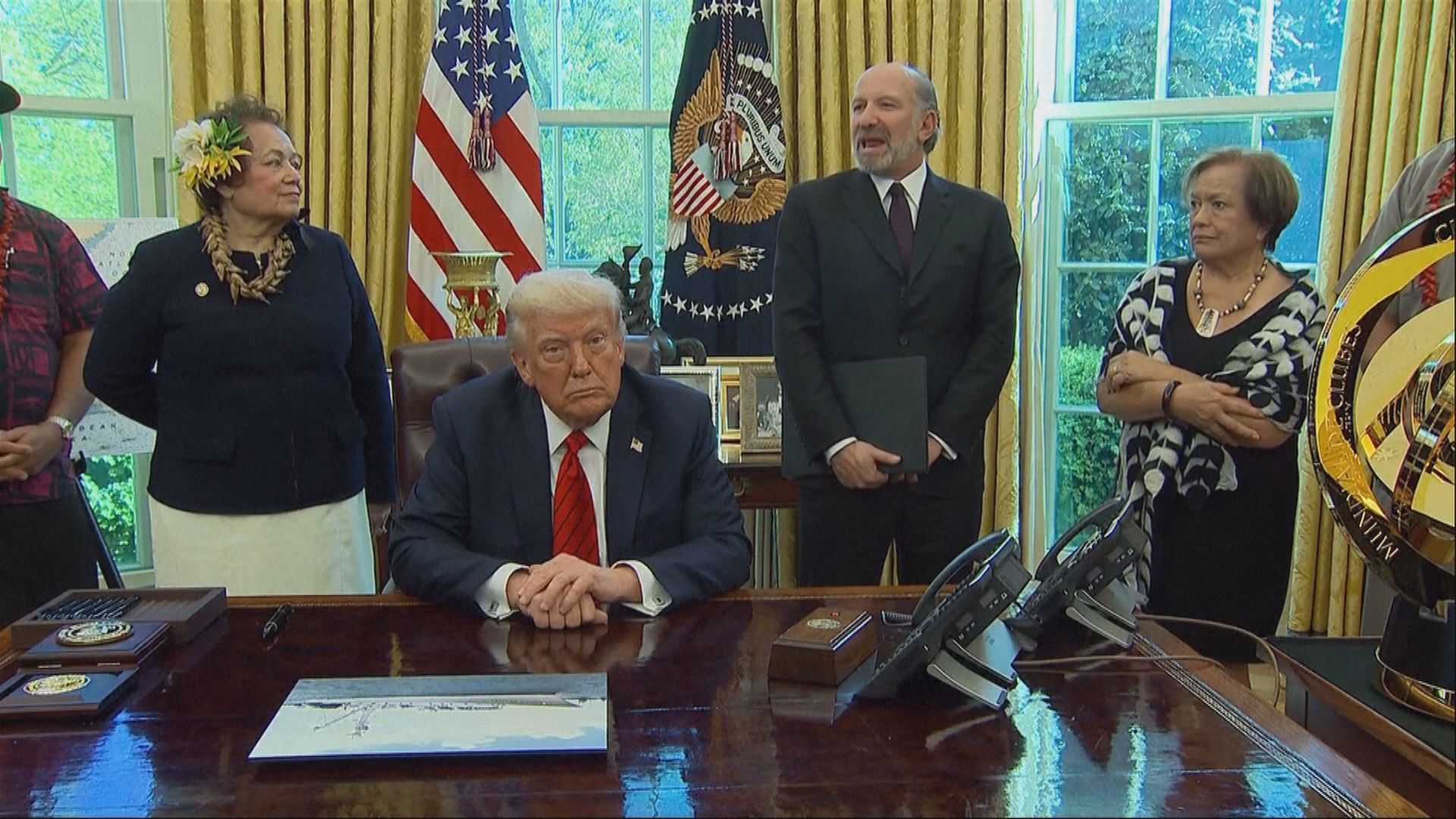 關稅戰｜特朗普重申會與中國達成協議　並指或下調對華關稅稅率　否則民眾不會消費