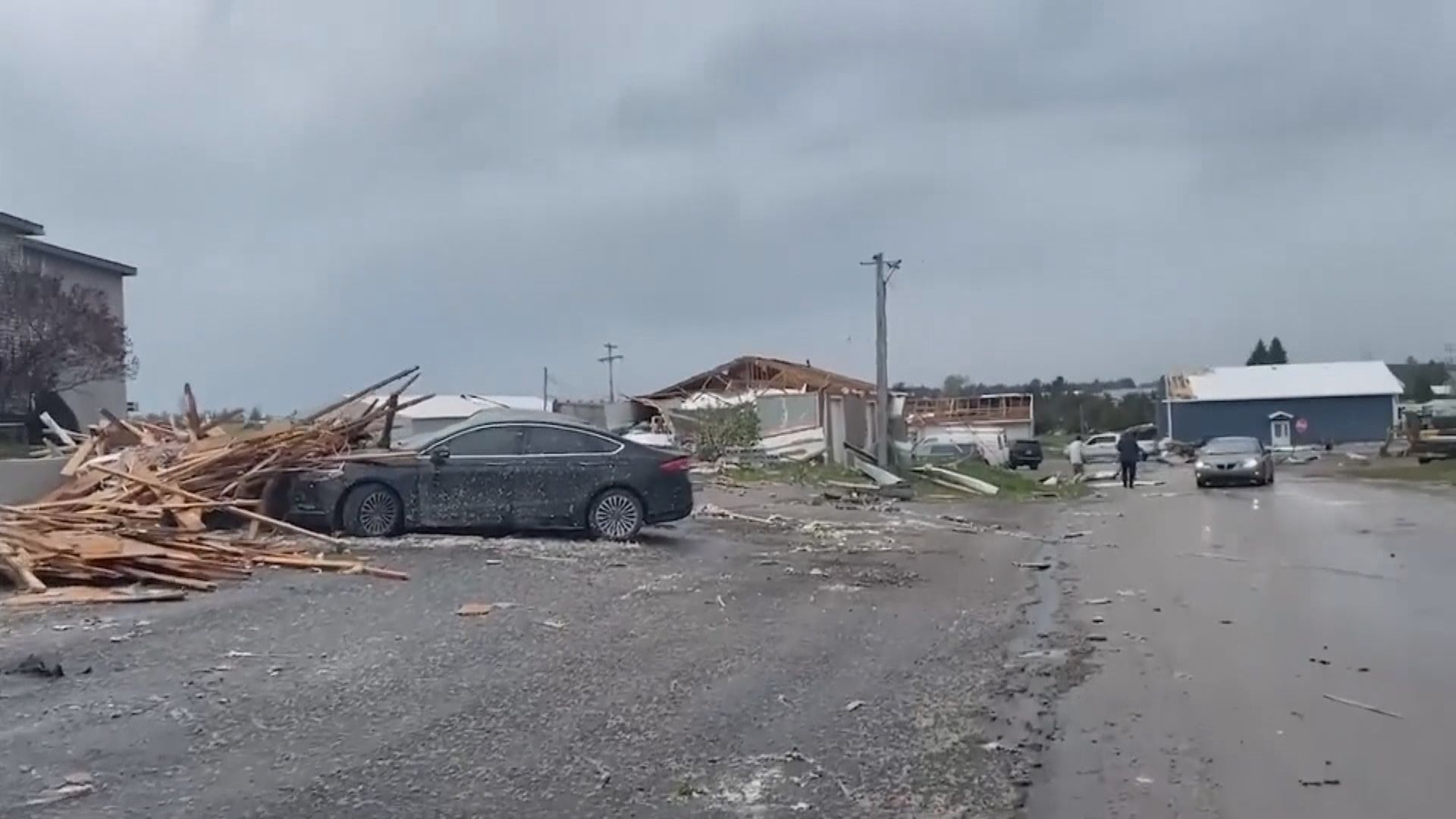 龍捲風吹襲密歇根州北部最少一死逾廿人受傷