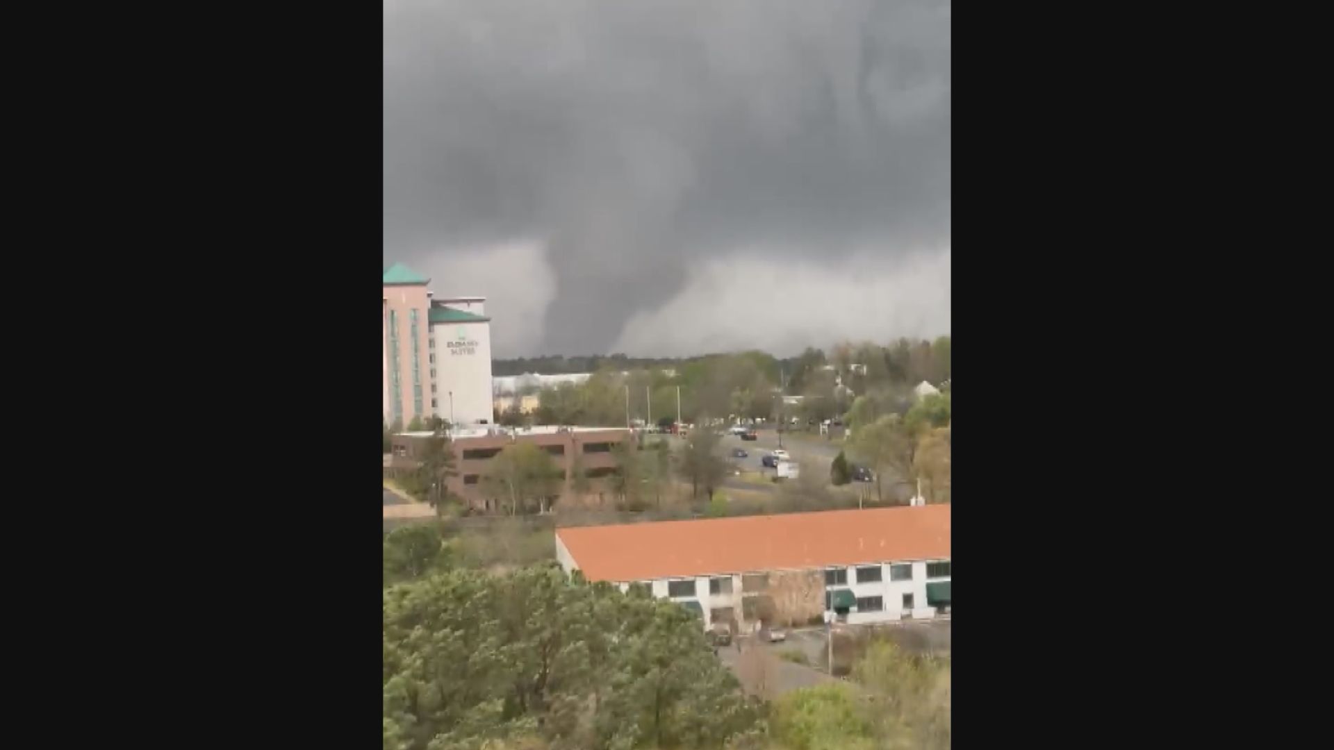 美國阿肯色州遭龍捲風吹襲　最少兩死數十人傷