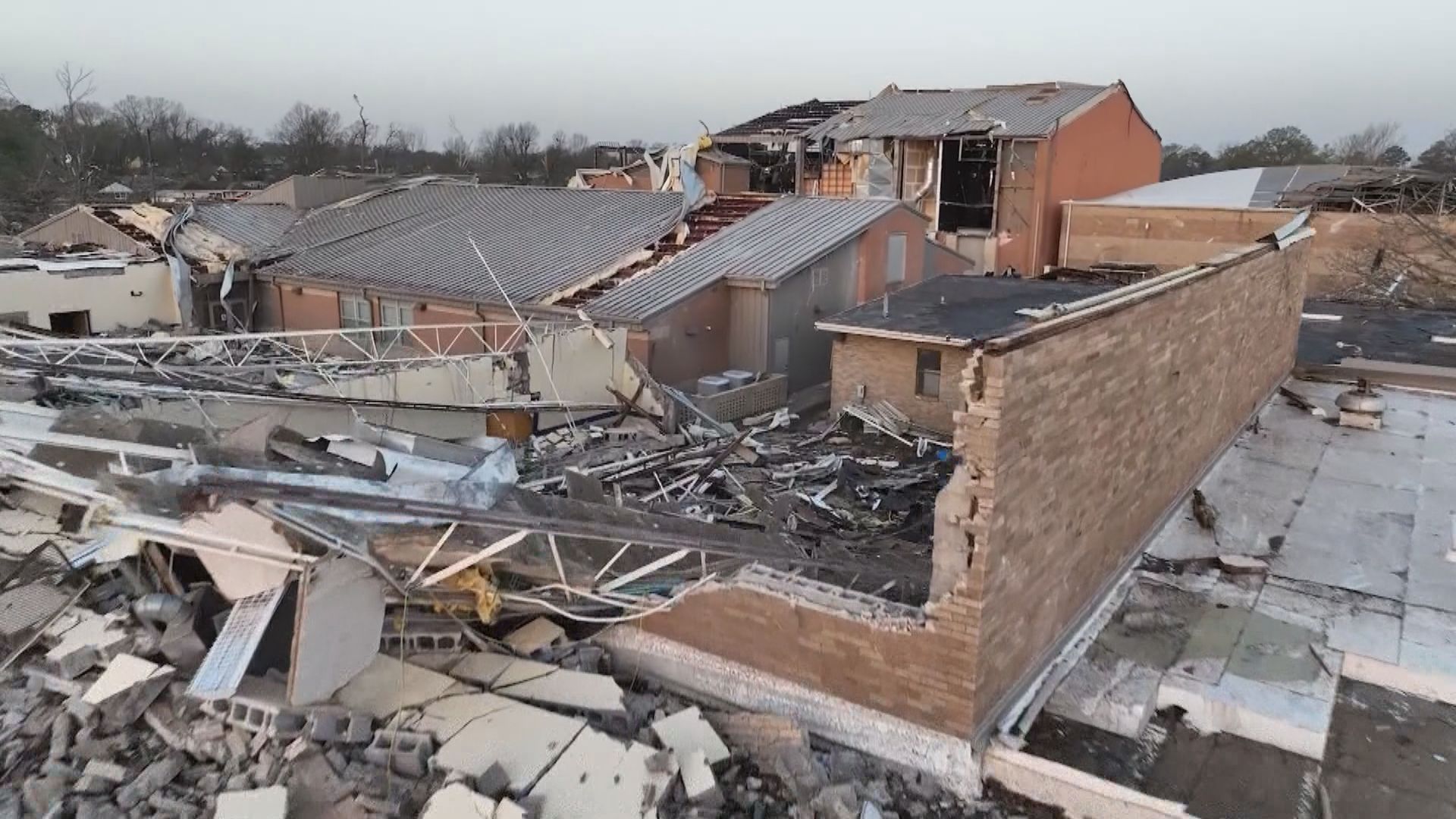 美國多州遭暴風及龍捲風吹襲　至少21人喪生