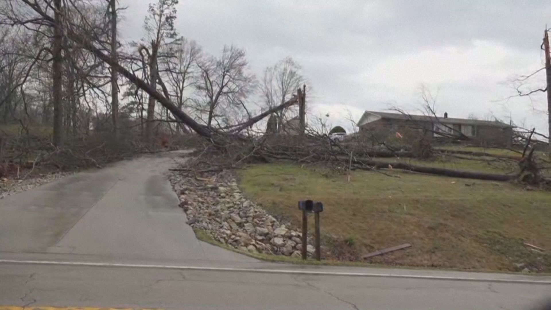 龍捲風吹襲美國密蘇里州　最少五死