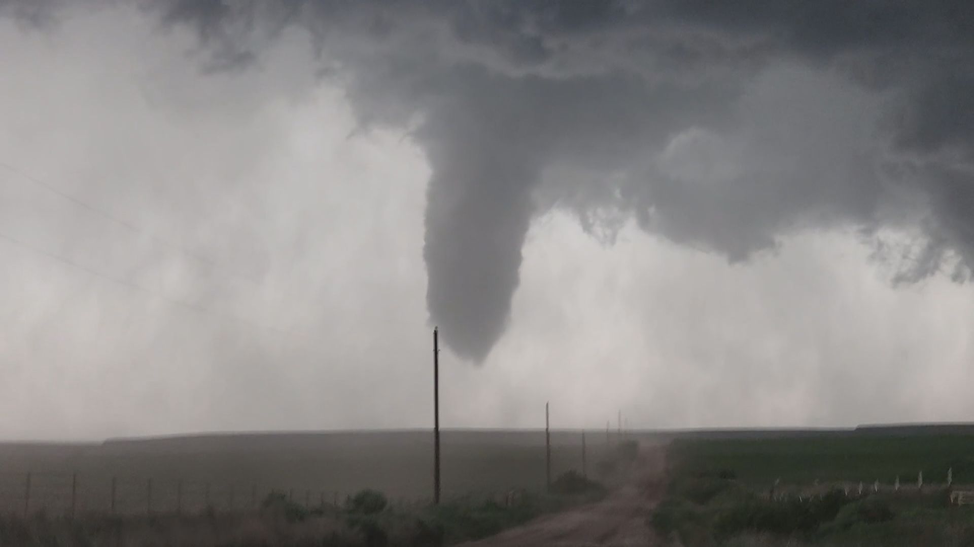 龍捲風吹襲美國得州 最少3死約百人受傷