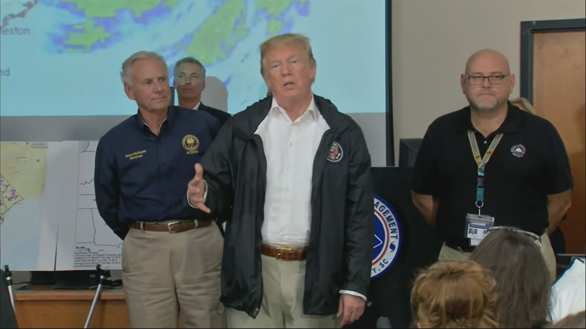 特朗普到南北卡羅來納州視察災情