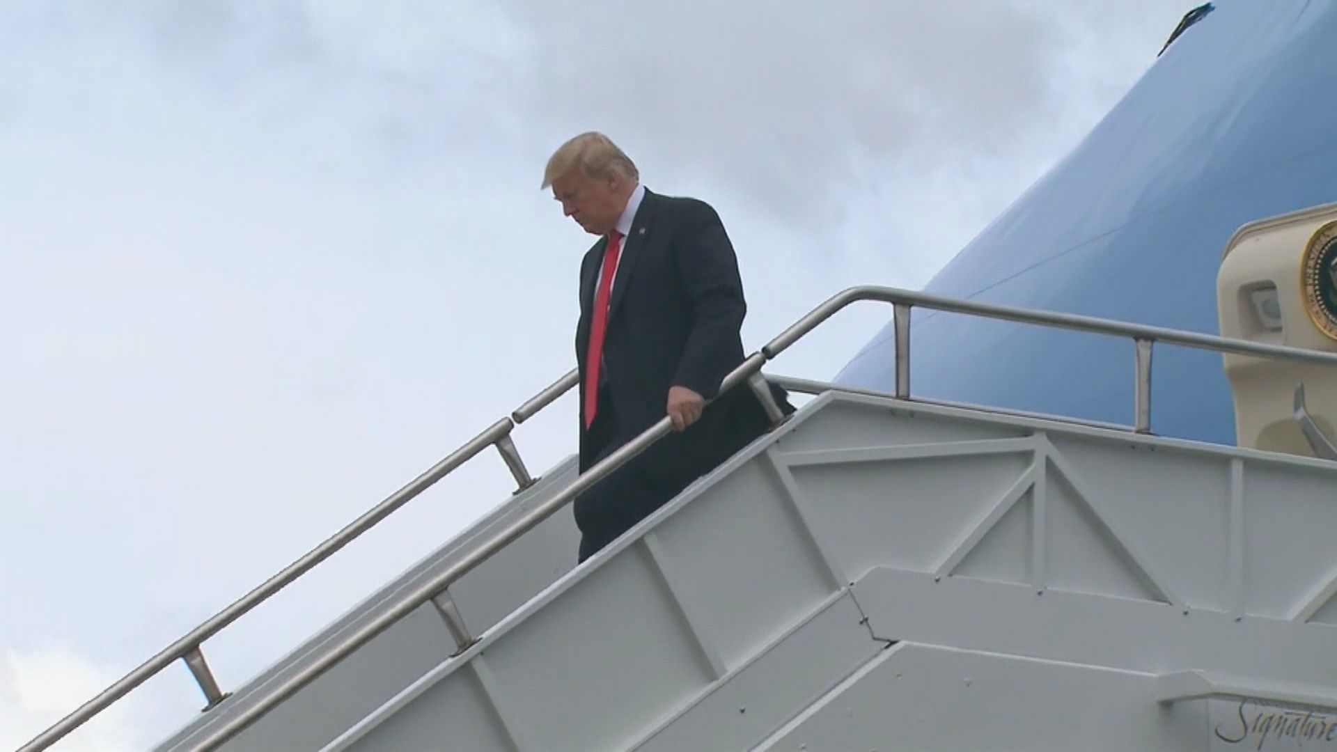 特朗普指與羅森斯坦有良好對話