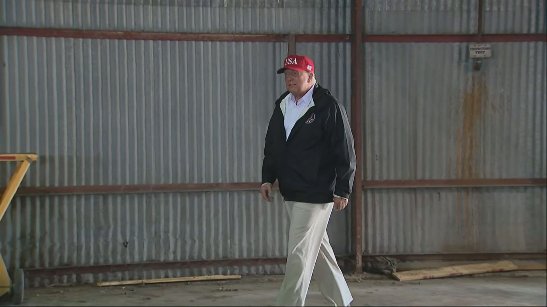 特朗普到兩州視察颶風災情