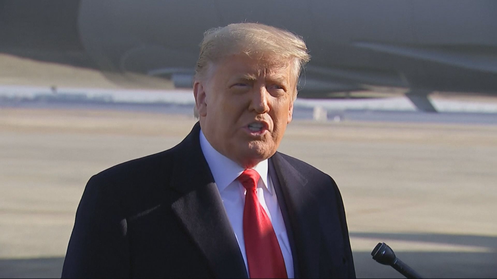 特朗普指若解除其職務將令拜登自食其果