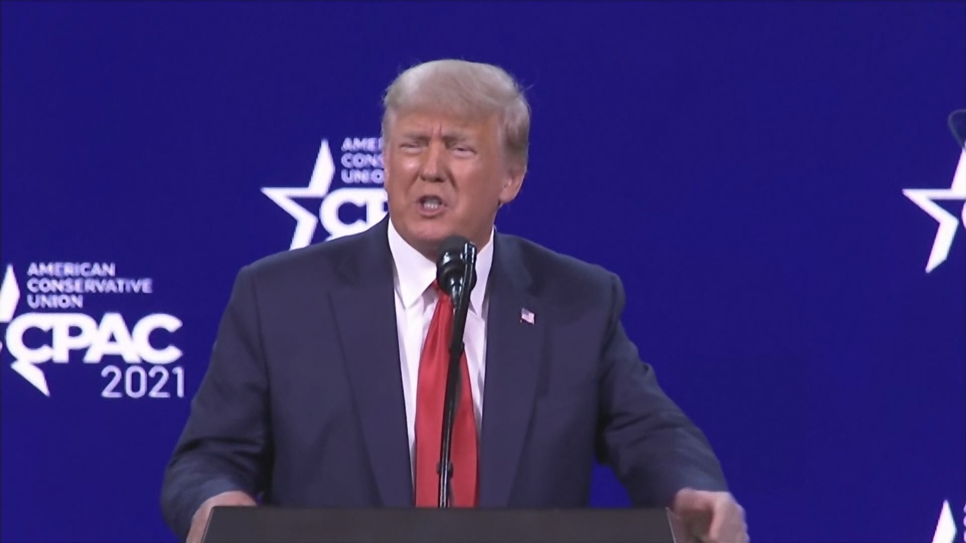 特朗普卸任總統後首次公開露面　澄清無意另組新政黨