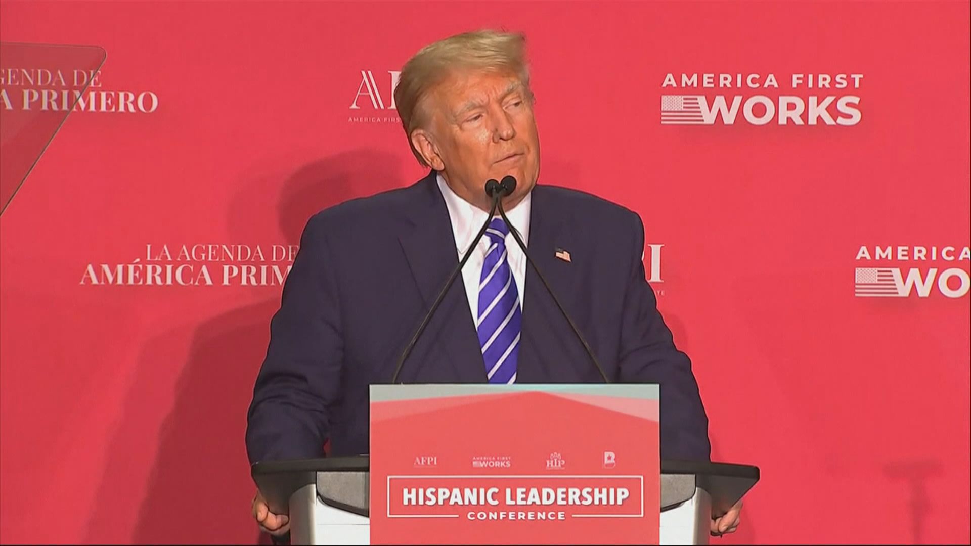 美國眾議院特別調查委員會一致通過傳召特朗普作供