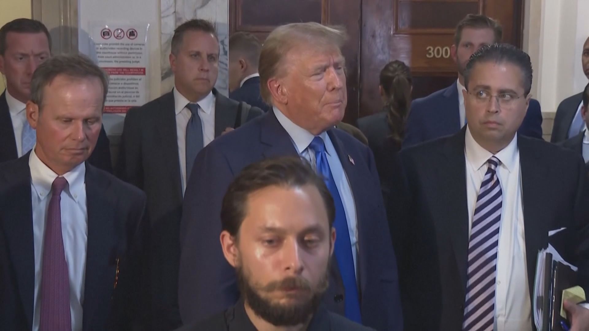 特朗普就涉誇大資產價值案出庭 重申案件是政治迫害