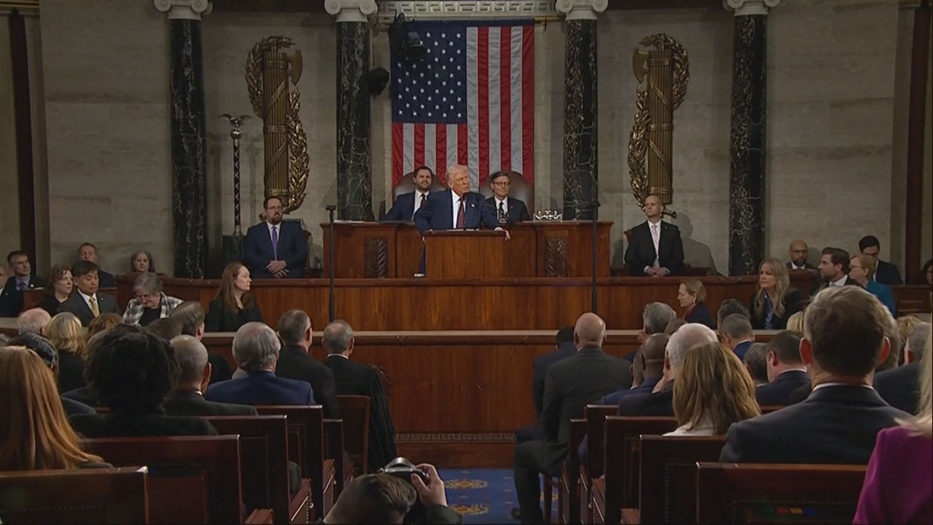 特朗普到國會演說稱成功收緊邊境管制　並要求廢除資助晶片業法案