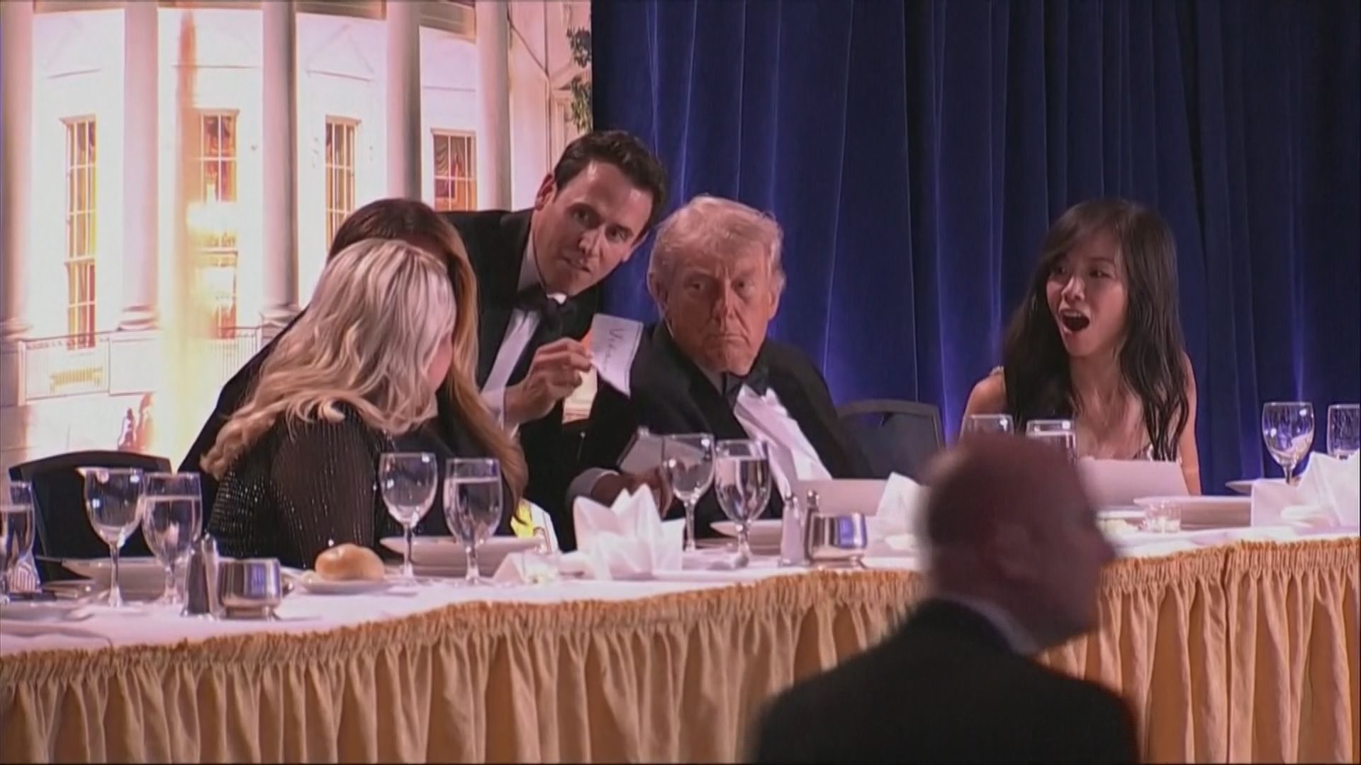 特朗普出席晚宴期間酒店傳出多下槍聲　特朗普稱槍手已被捕