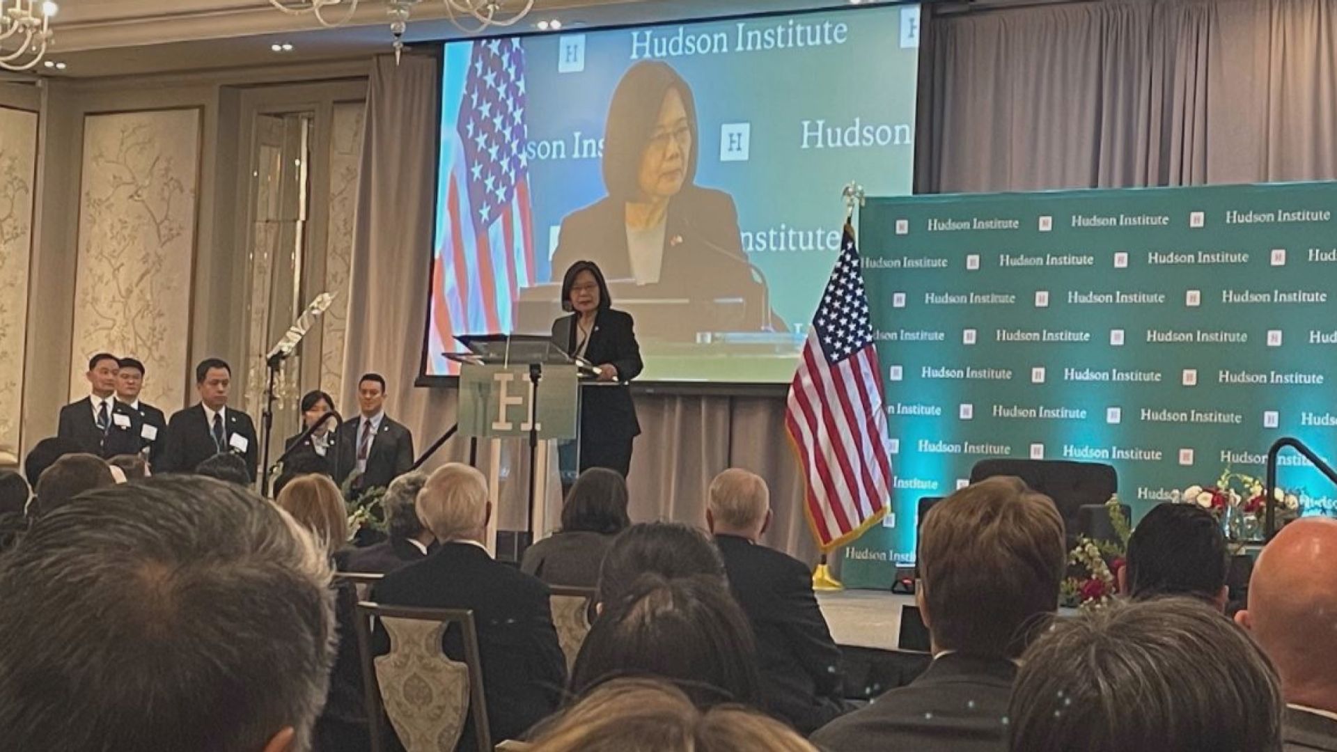 蔡英文 : 台海局勢不穩將為全球帶來嚴重經濟及安全風險