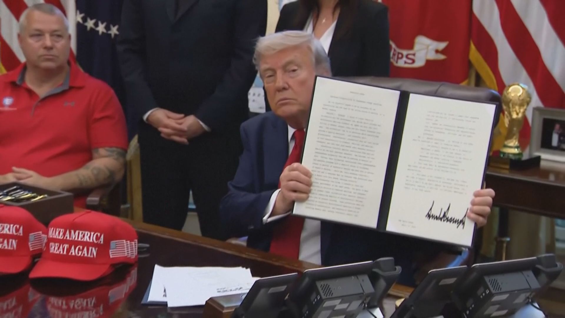 特朗普簽署行政命令要求加強監管高等學府