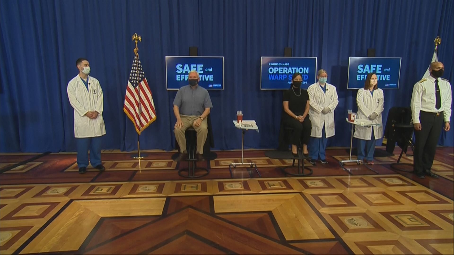 彭斯夫婦公開接種輝瑞新冠病毒疫苗