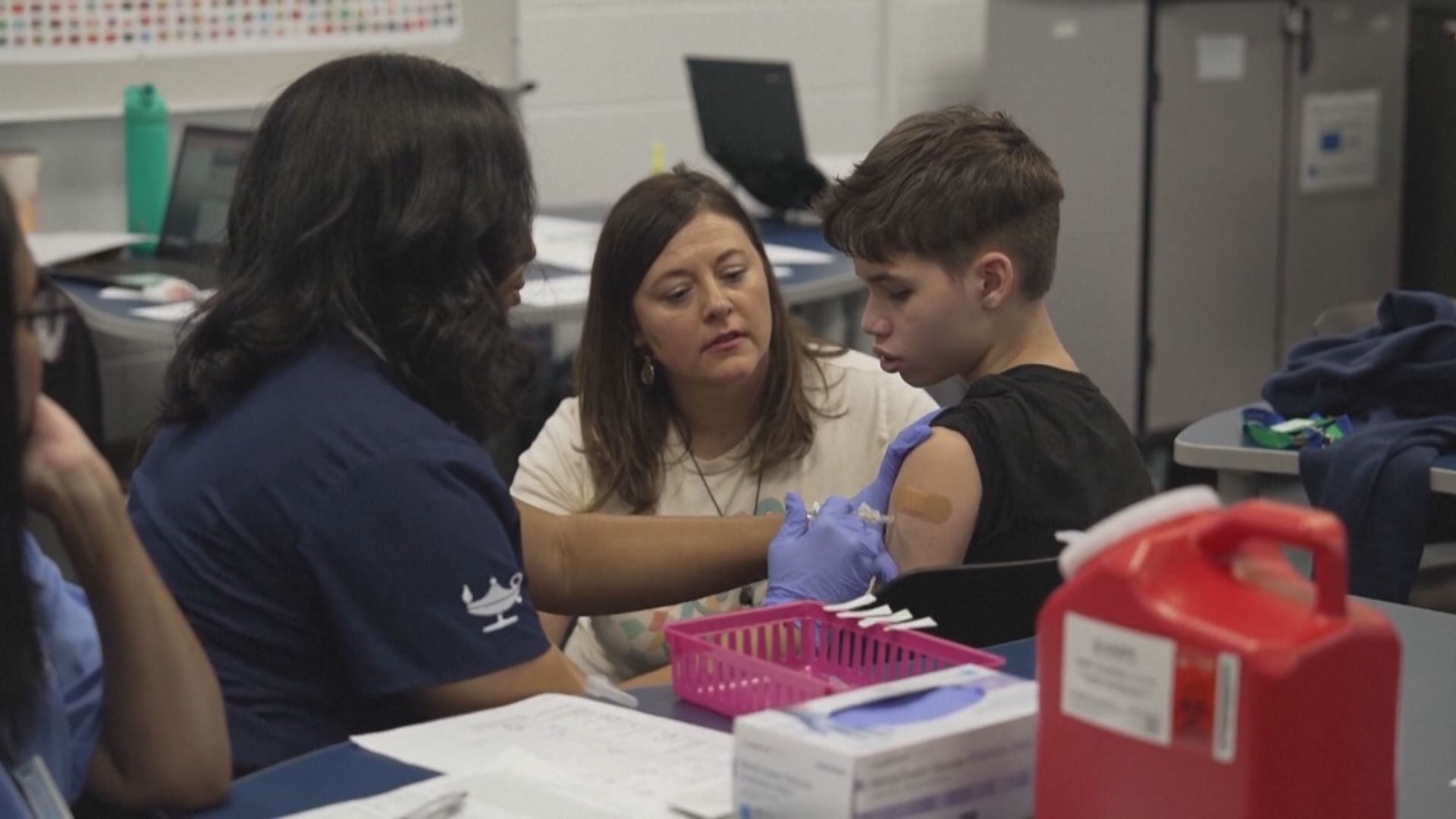 美國衞生部長小羅拔甘迺迪撤換政府疫苗專家組全數成員