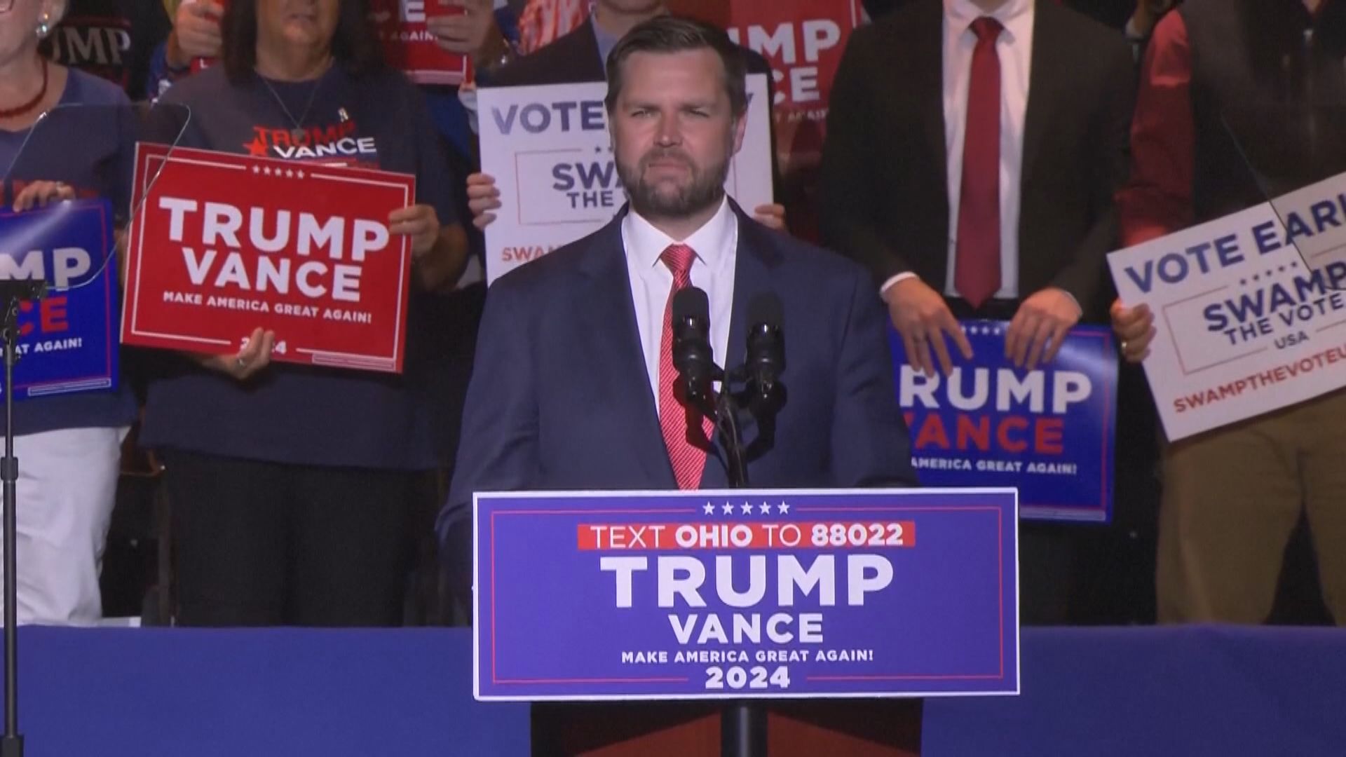 萬斯出席競選活動 批民主黨逼拜登退選是侮辱選民