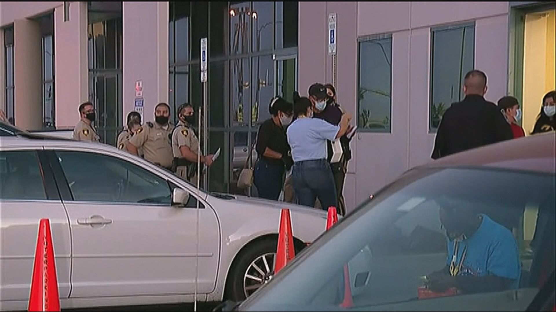 拉斯維加斯30票站延遲一小時關閉