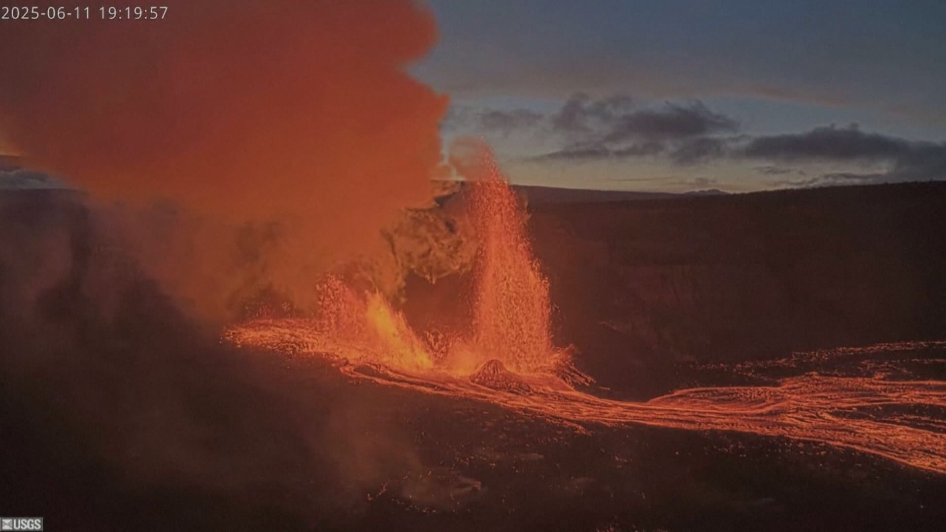 夏威夷火山爆發　岩漿噴發高達100米