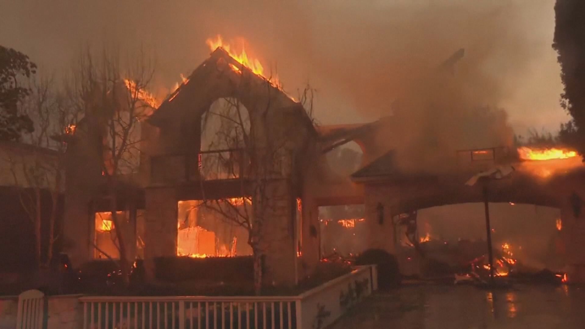 美國加州洛杉磯山火造成最少5人死亡　地標荷李活被波及　加州進入緊急狀態