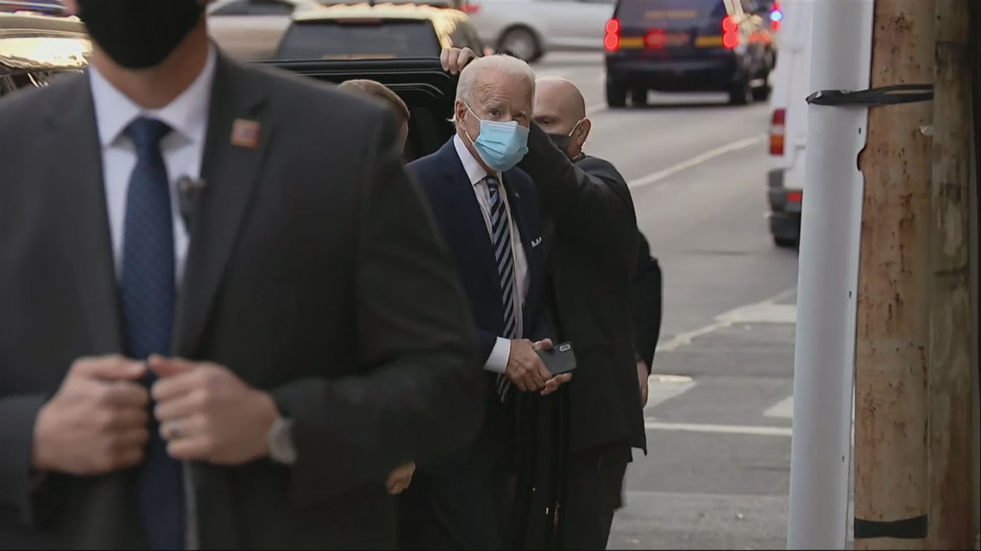 拜登：上任後將要求民眾戴口罩一百日抗疫