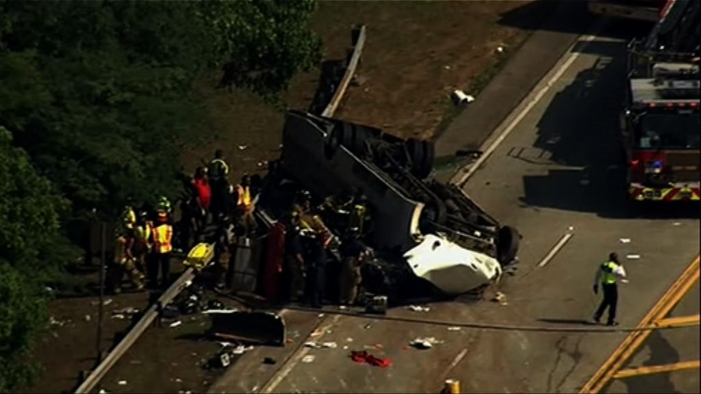 阿特蘭大教會巴士翻側釀一死多人傷