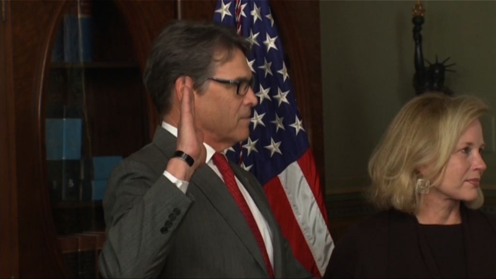 得州前州長佩里就任能源部長