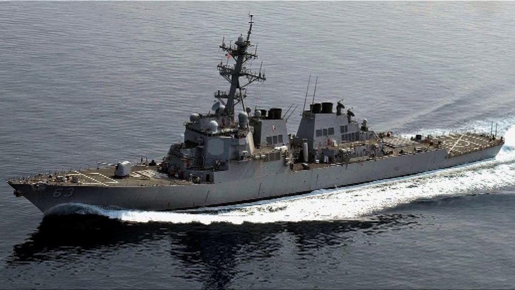 美軍驅逐艦駛近南海中方控制島礁