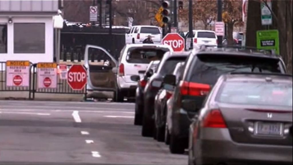 美國白宮保安圍欄遭汽車衝撞　司機被捕