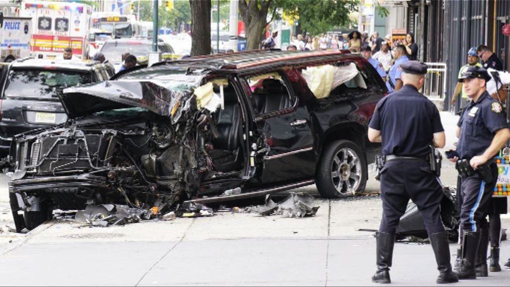 紐約私家車失事撞傷逾十名路人