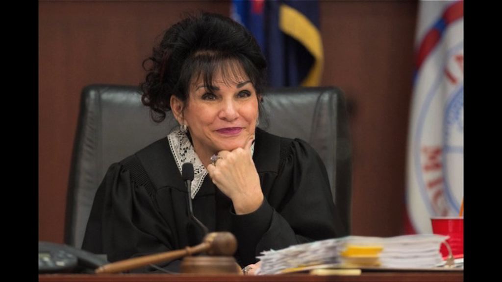 納薩爾性侵案　法官容許受害人發聲被譽英雄