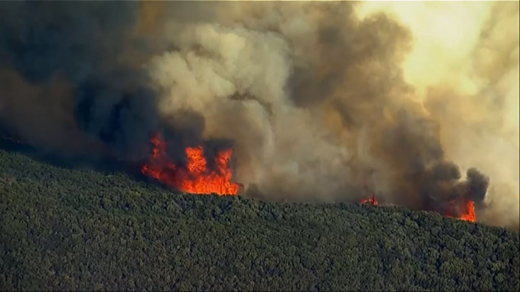 美國南加州山火部分火頭初步受控