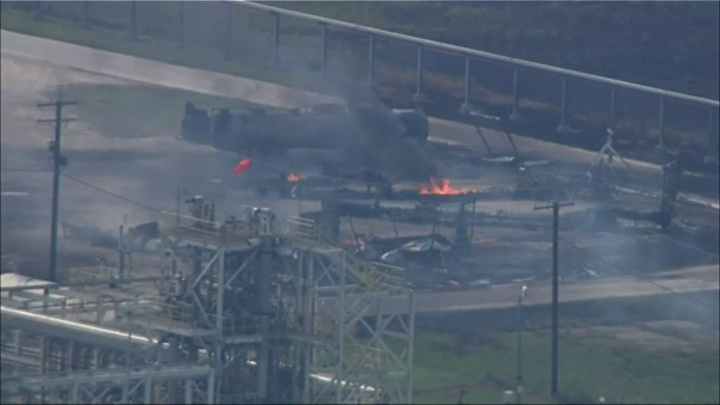 得州地方當局燒毀化工廠一批可能爆炸化學品