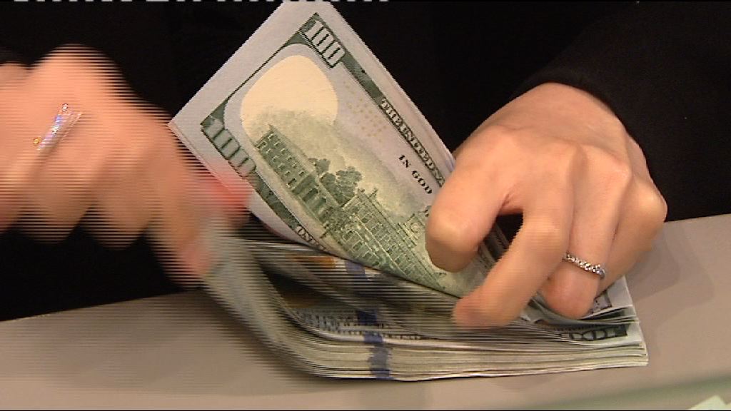 美財長支持弱美元　美匯跌穿90